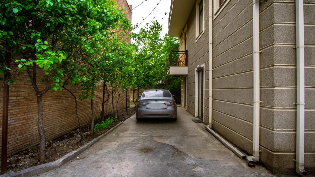 Aia Hotel Tbilisi Exterior photo